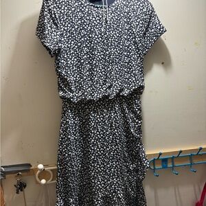 Banana Republic Black and White Dolman Sleeve Midi Dress